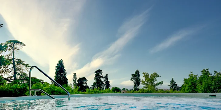 Kouzlo jižní Itálie: 5* rezidence uprostřed vinice, snídaně a možnost wellness