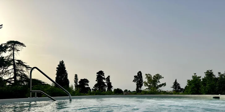 Kouzlo jižní Itálie: 5* rezidence uprostřed vinice, snídaně a možnost wellness