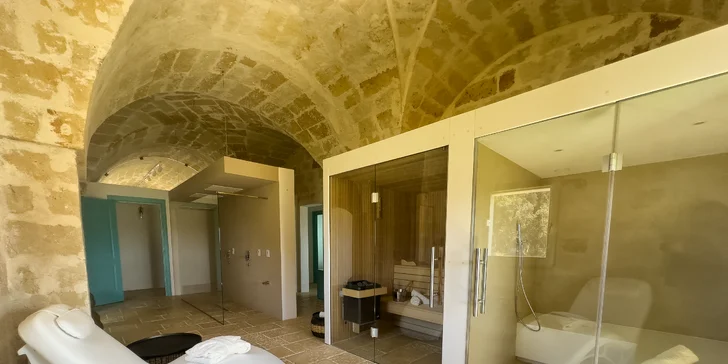Kouzlo jižní Itálie: 5* rezidence uprostřed vinice, snídaně a možnost wellness