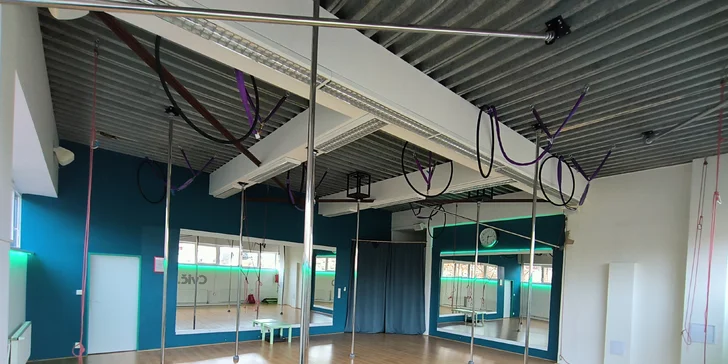 Večerní kurz pole dance pro začátečníky: 6 lekcí svůdného tance a akrobacie
