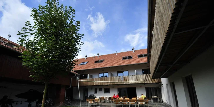 Pohodový pobyt na jižní Moravě: snídaně či polopenze, neomezeně bazén a hodina sauny