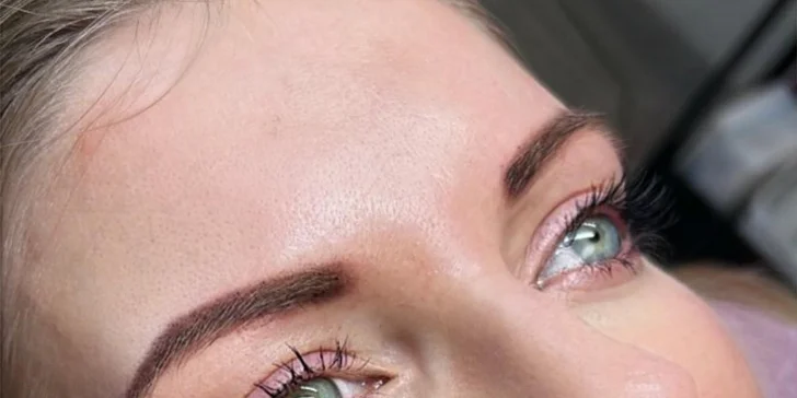Permanentní make-up stínovou metodou obočí nebo rtů