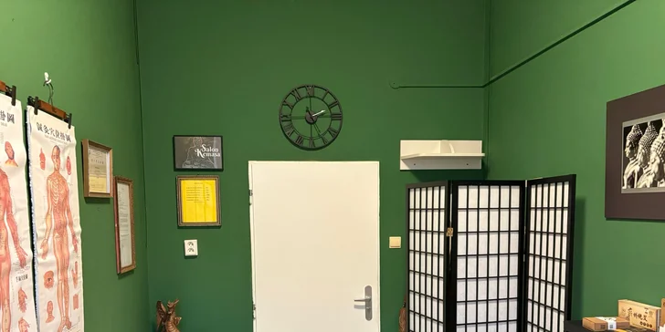 Klasická masáž, tuina masáž pro uvolnění energetických drah i moxování pro harmonizaci
