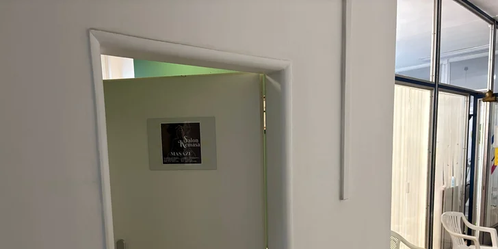 Klasická masáž, tuina masáž pro uvolnění energetických drah i moxování pro harmonizaci