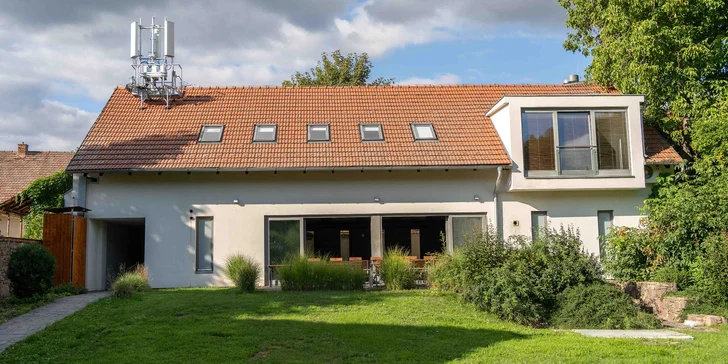 Pohodový pobyt na jižní Moravě: snídaně či polopenze, neomezeně bazén a hodina sauny