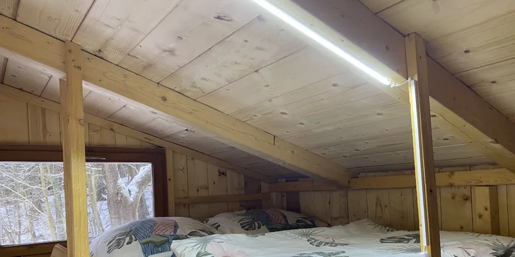 Tiny House s výhledem do krajiny Podkrkonoší i s možností využití koupacího sudu