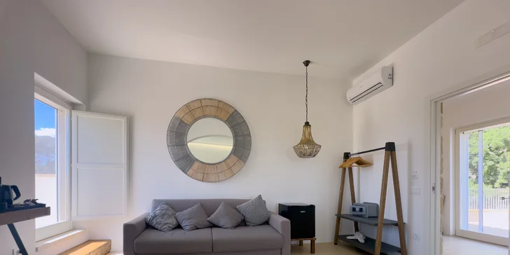 Kouzlo jižní Itálie: 5* rezidence uprostřed vinice, snídaně a možnost wellness