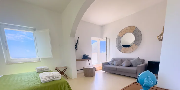 Kouzlo jižní Itálie: 5* rezidence uprostřed vinice, snídaně a možnost wellness