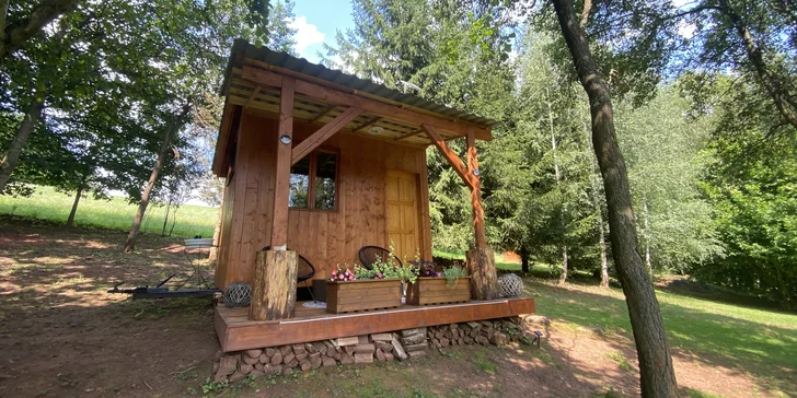 Tiny House s výhledem do krajiny Podkrkonoší i s možností využití koupacího sudu