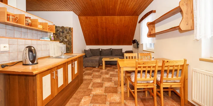 Pobyt v Jeseníkách pro pár i rodinu: snídaně, sauna i koupací sud