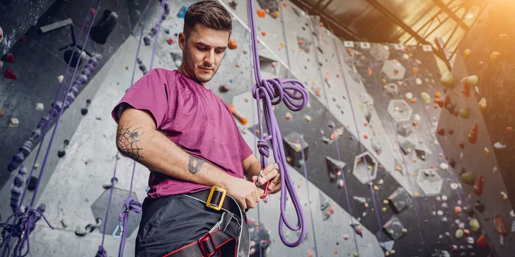 Individuální kurz lezení na umělé stěně pro 1–2 osoby: 60 nebo 90 min.