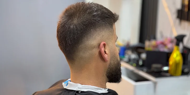 Pořádná barber péče: střih pro chlapce i pány nebo úprava vousů