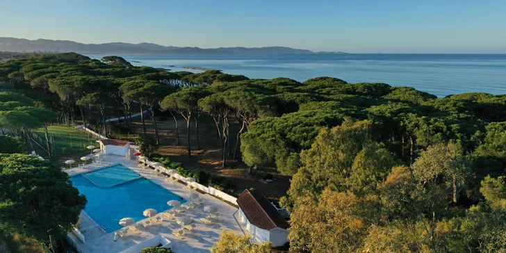 Luxusní dovolená v Toskánsku: 5* hotel přímo u pláže, snídaně nebo polopenze, animace