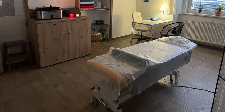 Masáž zad a šíje, indická masáž hlavy i celková masáž