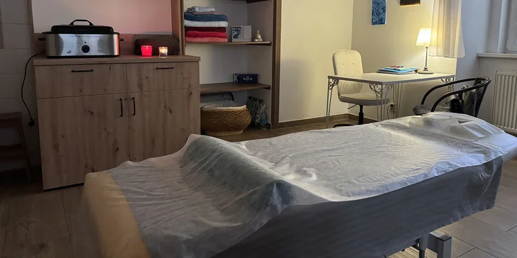 Masáž zad a šíje, indická masáž hlavy i celková masáž
