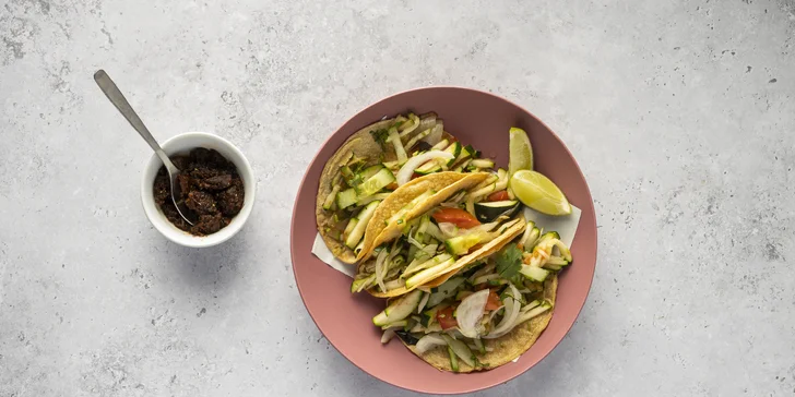 4chodové mexické menu pro 2 osoby: předkrm, polévka, tacos, dezert a mexické pivo nebo limonáda