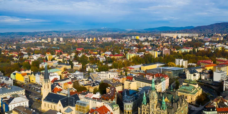 Nově zrekonstruovaný lovecký zámeček nad Libercem se snídaní pro 2–4 výletníky