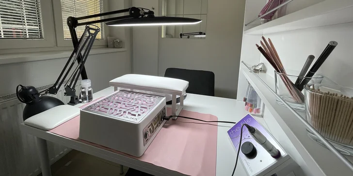 Krásné nehty: základní manikúra, japonská manikúra P-shine, modeláž i gel lak