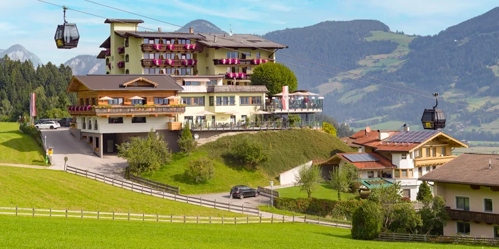 Dovolená v Zillertalu: hotel u lanovky, polopenze a neomezený wellness s výhledem