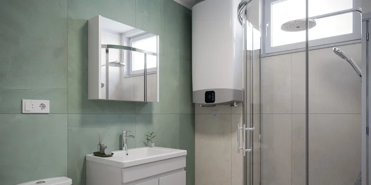 Plážový resort u Omiše: all inclusive light, apartmán pro 4 osoby, v létě animace, first minute sleva