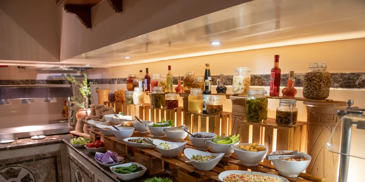 Letecký zájezd do Egypta: 5* hotel v Hurghadě jen pro dospělé, pláž, bazény a all inclusive