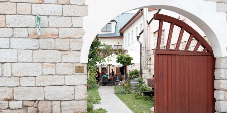 Pobyt v srdci Českého ráje: hotel se snídaní i polopenzí s degustační večeří
