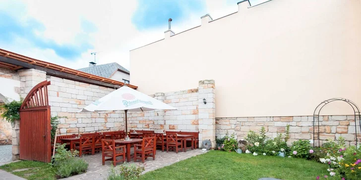 Pobyt v srdci Českého ráje: hotel se snídaní i polopenzí s degustační večeří