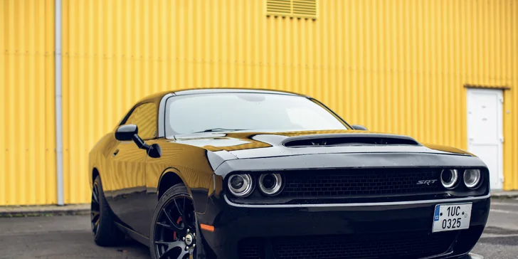 Dodge Challenger nebo Ford Mustang s pevnou střechou či cabrio: až 180 min. jízdy