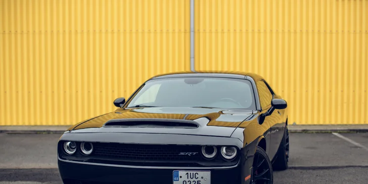 Dodge Challenger nebo Ford Mustang s pevnou střechou či cabrio: až 180 min. jízdy