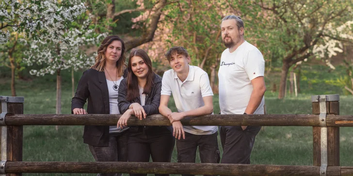 Hodinové venkovní focení: těhotenské, rodinné, párové i jednotlivců