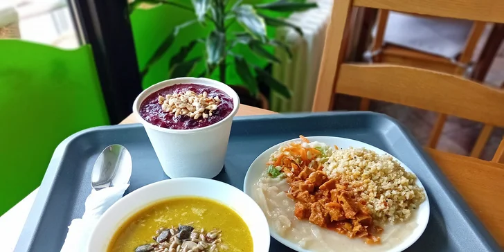 Velké veganské menu: polévka, hlavní chod, salát i domácí buchta