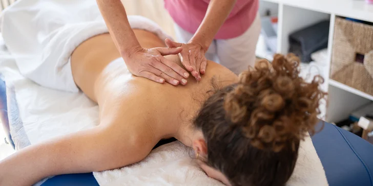 60 min. relaxu: Breussova masáž či masáž baňkami vč. moxování