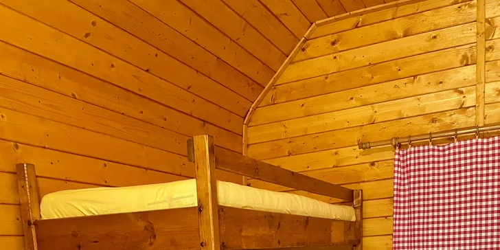 Pobyt v kempové chatce v západních Čechách až pro 4 osoby i se snídaní