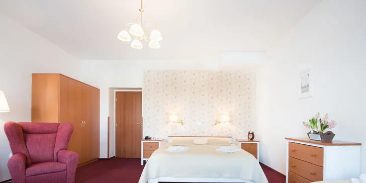 Pobyt v srdci Českého ráje: hotel se snídaní i polopenzí s degustační večeří