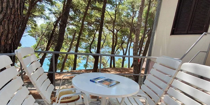 Plážový resort u Omiše: all inclusive light, bungalov až pro 4 osoby, v létě animace, first minute sleva