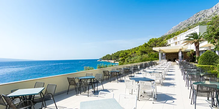 Plážový resort u Omiše: all inclusive light, bungalov až pro 4 osoby, v létě animace, first minute sleva