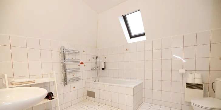 Pobyt se snídaní v srdci Mělníka: pokoje i apartmány až pro 6 osob, sleva do restaurace