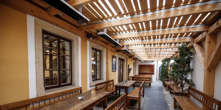 Pobyt se snídaní v srdci Mělníka: pokoje i apartmány až pro 6 osob, sleva do restaurace