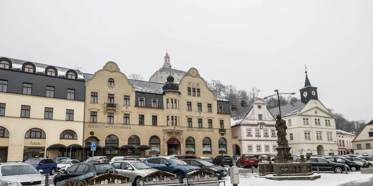 4* odpočinek v secesním hotelu pod náchodským zámkem: polopenze, lahev vína i sleva do aquaparku