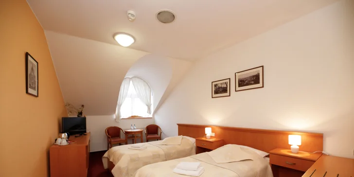 4* odpočinek v secesním hotelu pod náchodským zámkem: polopenze, lahev vína i sleva do aquaparku