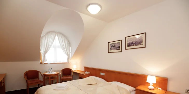 4* odpočinek v secesním hotelu pod náchodským zámkem: polopenze, lahev vína i sleva do aquaparku