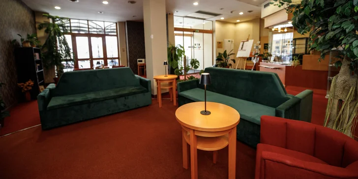 4* odpočinek v secesním hotelu pod náchodským zámkem: polopenze, lahev vína i sleva do aquaparku