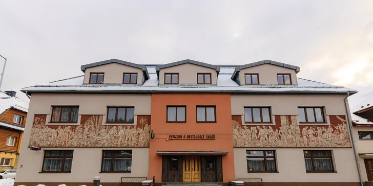 Pobyt v Beskydech s domácí kuchyní a divadelní noc včetně vstupenek