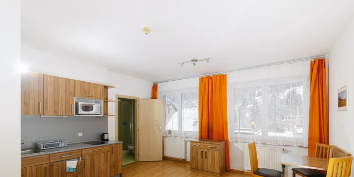 Pobyt v Beskydech s domácí kuchyní a divadelní noc včetně vstupenek