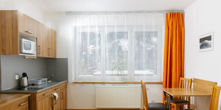 Pobyt v Beskydech s domácí kuchyní a divadelní noc včetně vstupenek