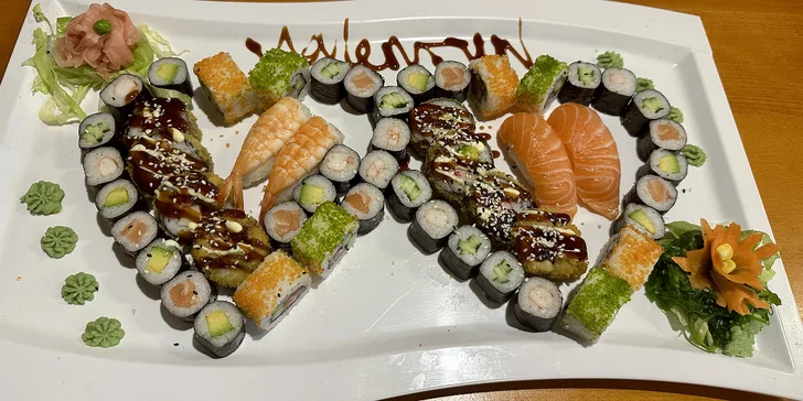 Sushi sety s 43, 52 nebo 55 kousky maki, nigiri i grilovaných rolek