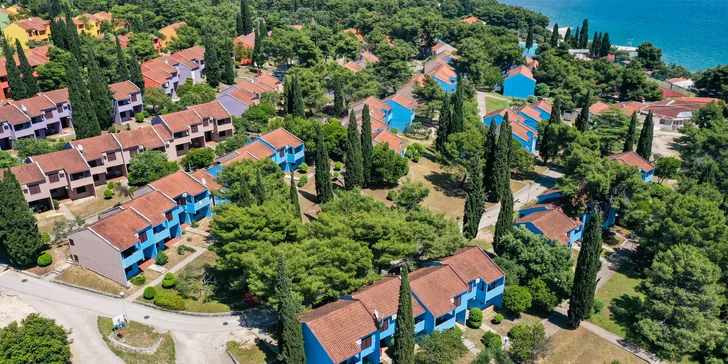 Pohoda a klid na Jadranu: rodinné apartmány kousek od pláže, bazény, animace