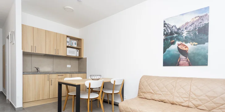 Pohoda a klid na Jadranu: rodinné apartmány kousek od pláže, bazény, animace