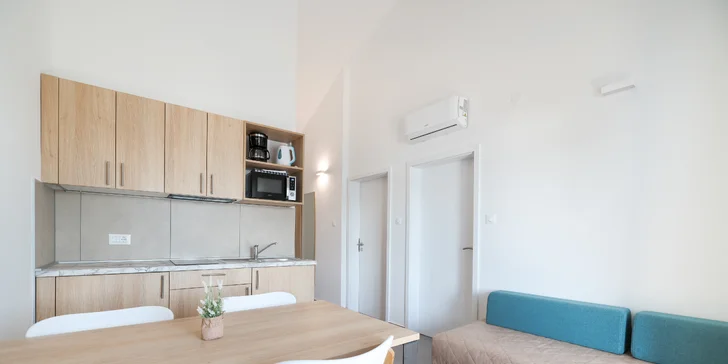 Pohoda a klid na Jadranu: rodinné apartmány kousek od pláže, bazény, animace