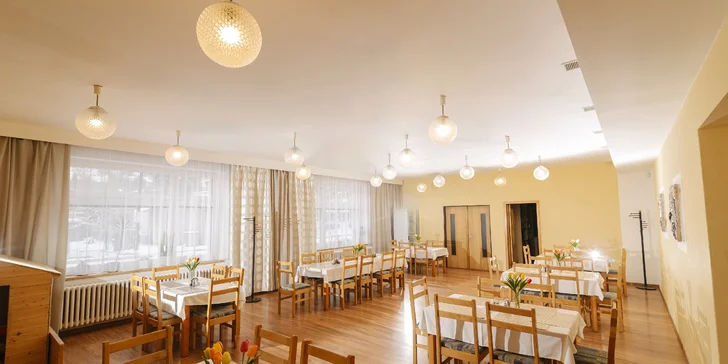 Pobyt v Beskydech s domácí kuchyní a divadelní noc včetně vstupenek